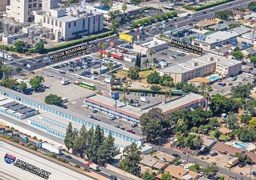 More Photos Of 15725 Roscoe Blvd, North Hills Auto Dealership For Lease