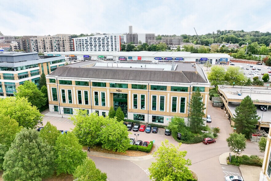 More Photos Of 2 Arlington Sq, Bracknell Coworking Space