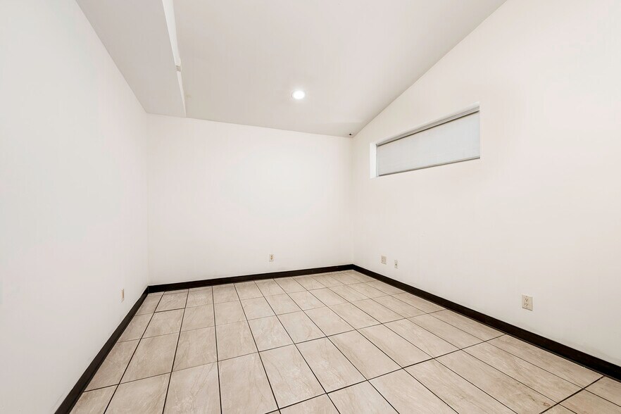 More Photos Of 2165 W Cowles St, Long Beach Service For Lease