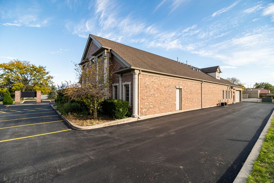 More Photos Of 30 Uno Cir, Joliet Medical For Lease