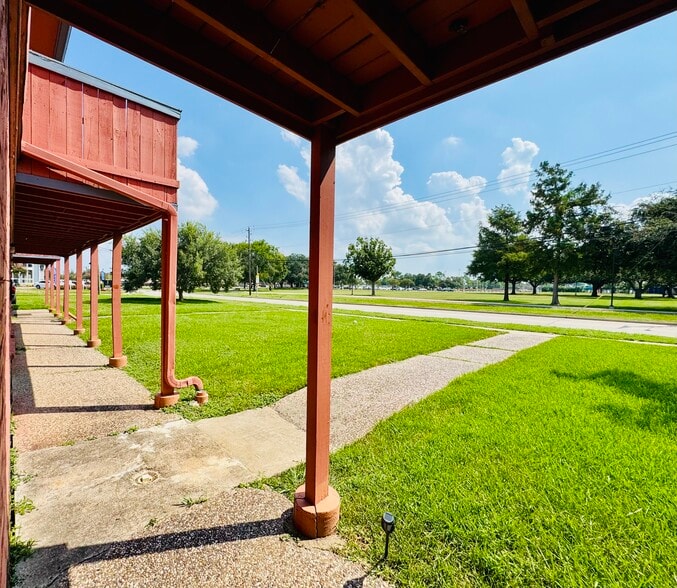 More Photos Of 2816 Lafferty Rd, Pasadena Apartments For Sale