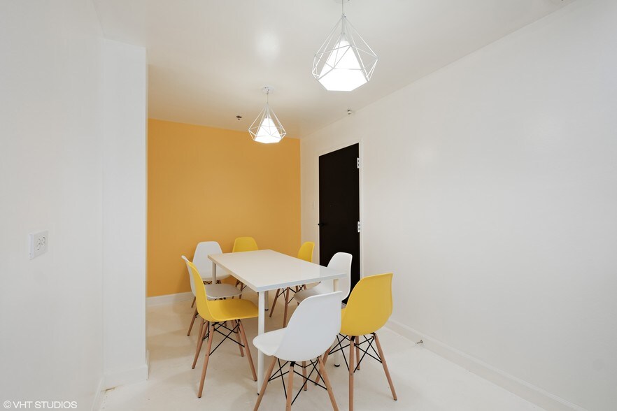 More Photos Of 610-642 Anthony Trl, Northbrook Light Distribution For Sale