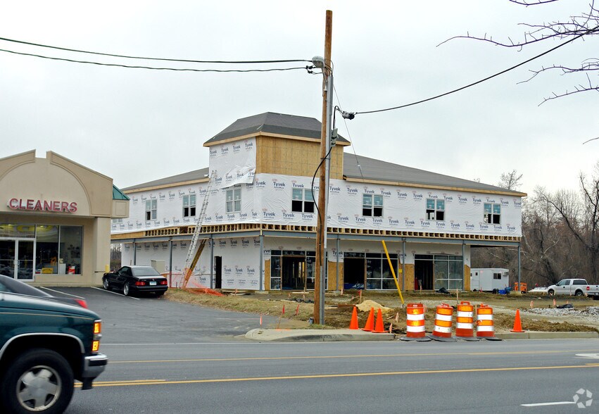 More Photos Of 20 Mayo Rd, Edgewater Storefront Retail Office For Lease