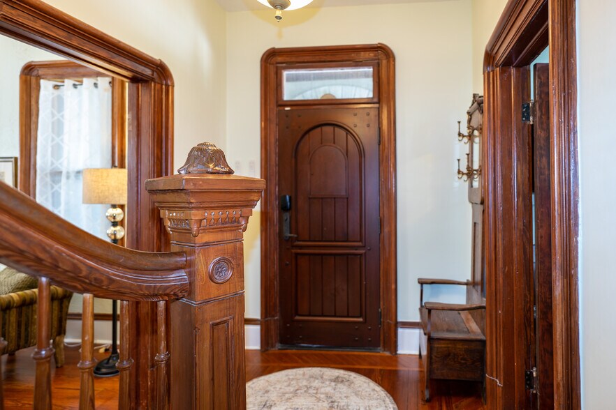 More Photos Of 33 Old Mission Ave, Saint Augustine Specialty For Sale