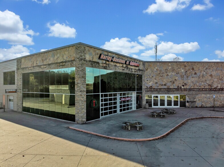 More Photos Of 1616 Harley Davidson Blvd, Columbia Freestanding For Sale