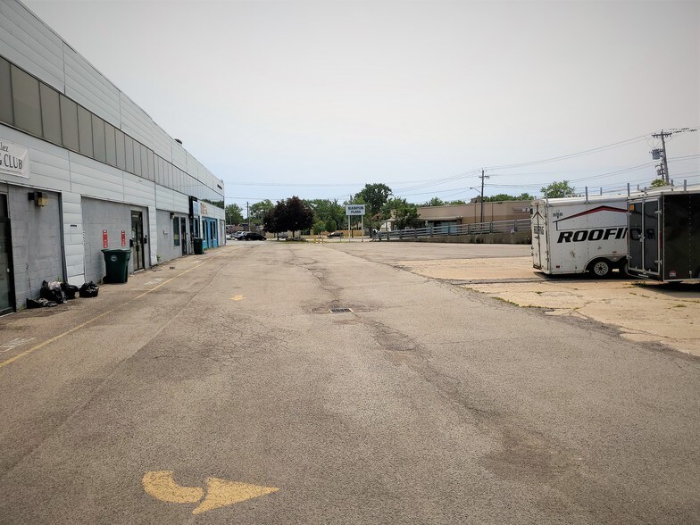 More Photos Of 2425 Hyde Park Blvd, Niagara Falls Freestanding For Lease