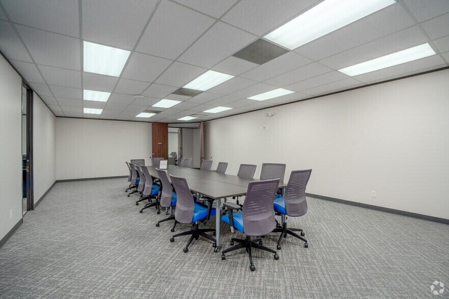 More Photos Of 10435 Greenbough Dr, Stafford Office For Lease