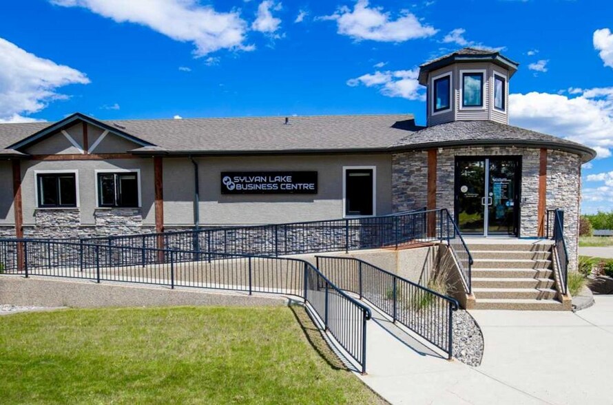 Primary Photo Of 110 Pelican Pl, Sylvan Lake Office For Lease