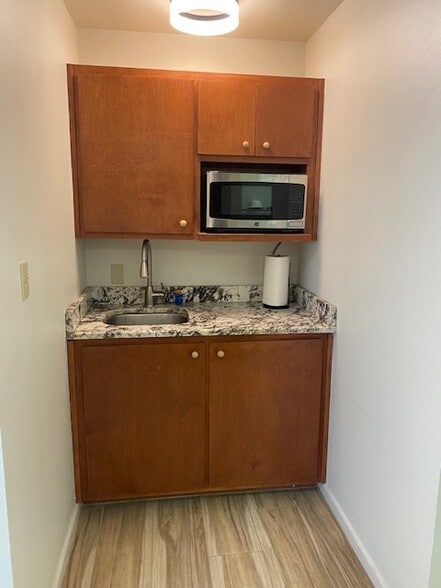 More Photos Of 7508 W County Road 116, Midland Manufacturing For Lease