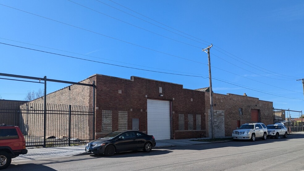 Primary Photo Of 2017 W Hubbard St, Chicago Warehouse For Lease