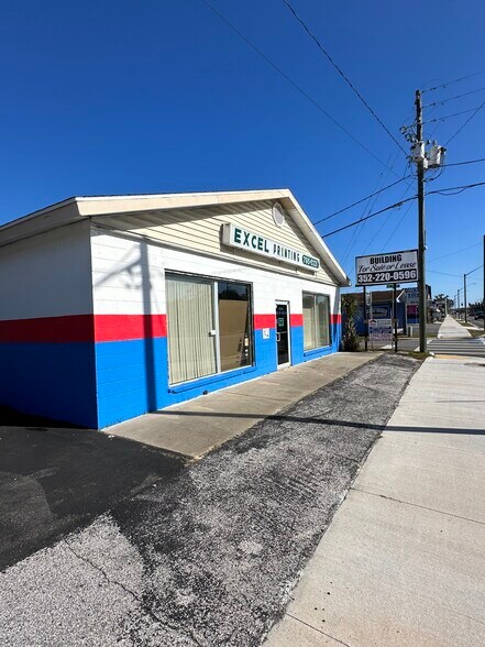 More Photos Of 687 NE 5th St, Crystal River Freestanding For Sale