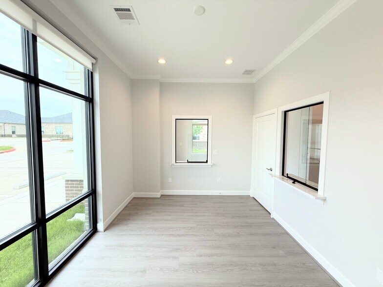 More Photos Of 2120 Prairie Dr, Prosper Medical For Sale