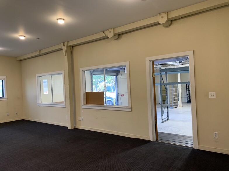More Photos Of 555 Maple St, Carpinteria Warehouse For Lease