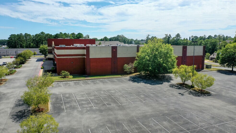 More Photos Of 2111 E University Dr, Auburn General Retail For Sale