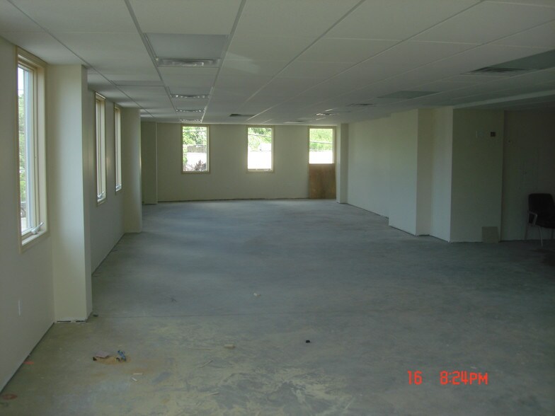 More Photos Of 2066 Richmond Ave, Staten Island Office For Sale