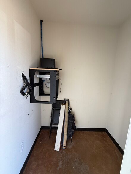 More Photos Of 4544 Maxey Rd, Alvarado Service For Lease