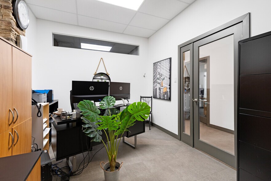 More Photos Of 139 Boul Sir-Wilfrid-Laurier, Saint-Basile-le-Grand Freestanding For Sale