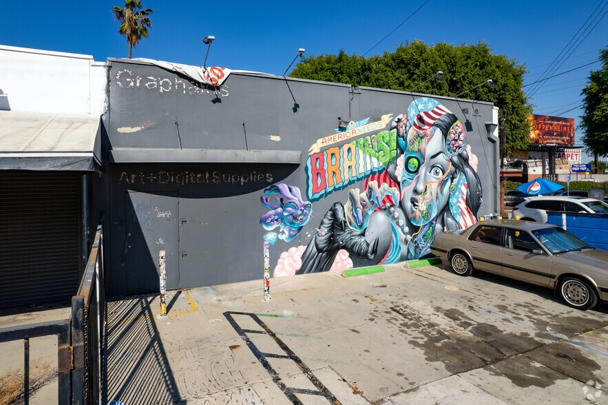 More Photos Of 3049 La Cienega Blvd, Culver City Warehouse For Lease