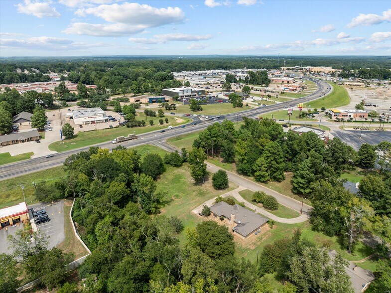 More Photos Of 103 Wesley Dr, Palestine Land For Lease