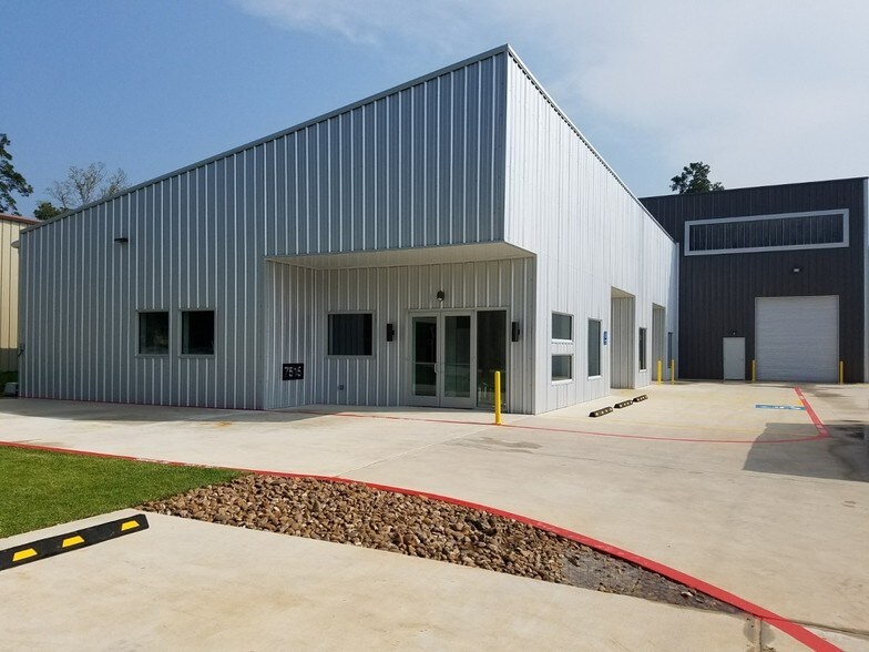 More Photos Of 7515 Oak Bluff Dr, Magnolia Office For Lease