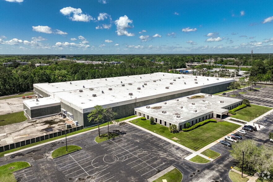 More Photos Of 600 Wells Rd, Orange Park Distribution For Sale