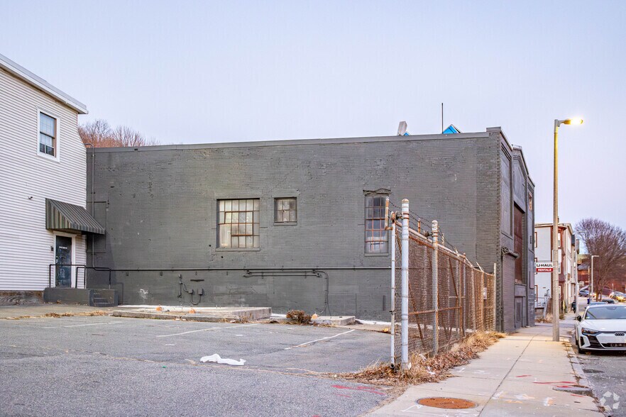 More Photos Of 89 Heath St, Jamaica Plain Warehouse For Lease
