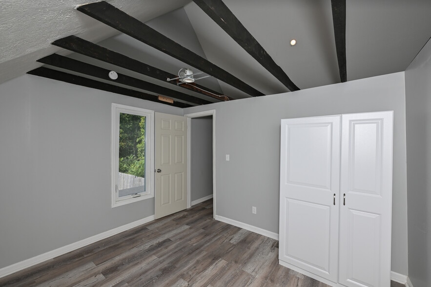 More Photos Of 8327 Cleveland Ave NW, North Canton Showroom For Sale