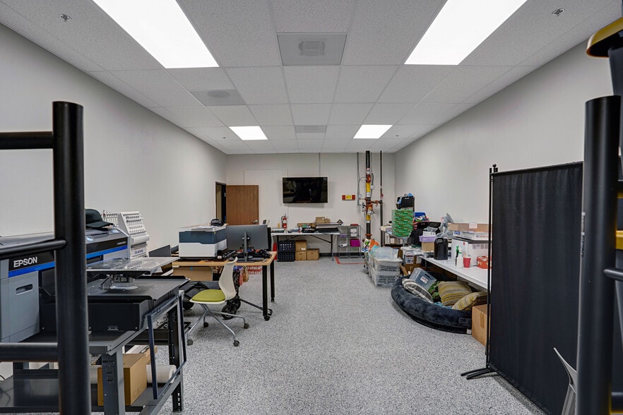 More Photos Of 41551 Date St, Murrieta Light Manufacturing For Sale