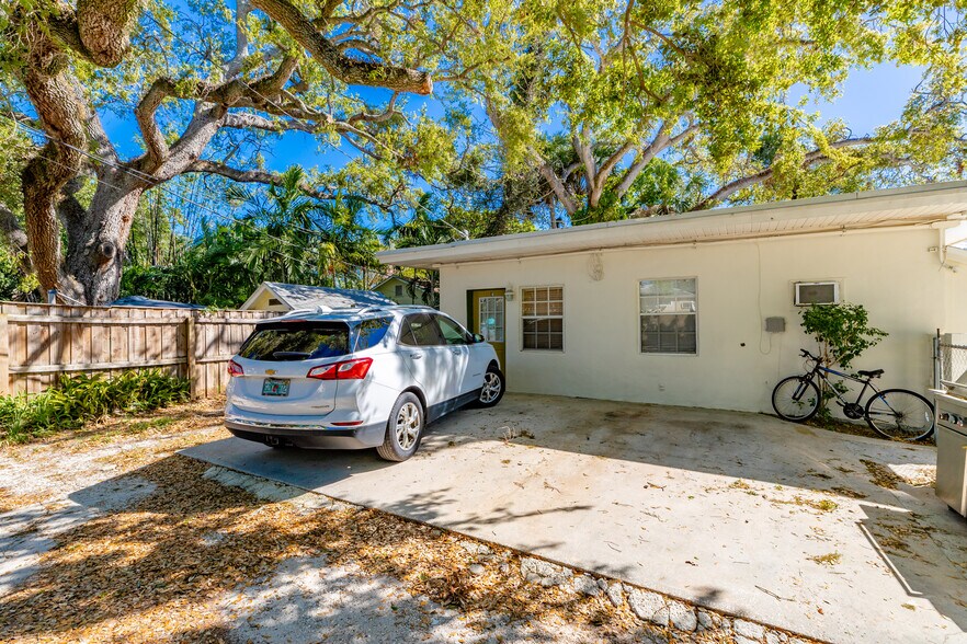 More Photos Of 2407 15th Ave, Vero Beach Specialty For Sale