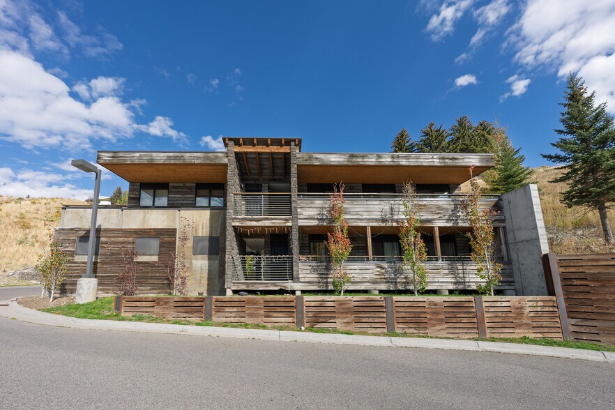 More Photos Of 855 W Broadway Ave, Jackson Apartments For Sale