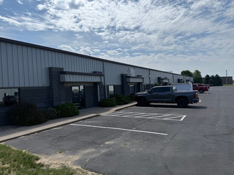More Photos Of 201 Packer Dr, Roberts Light Manufacturing For Lease