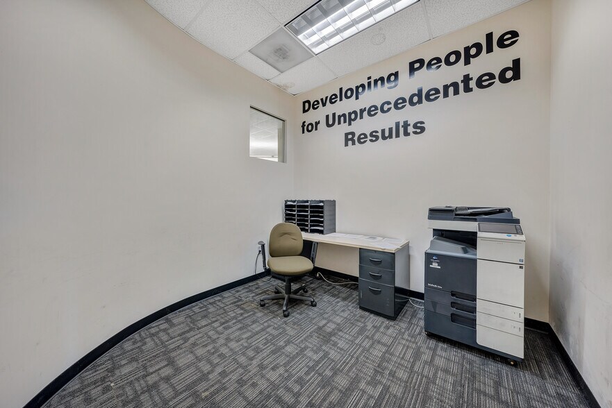More Photos Of 2000 Virginia Ave, Collinsville Office For Lease