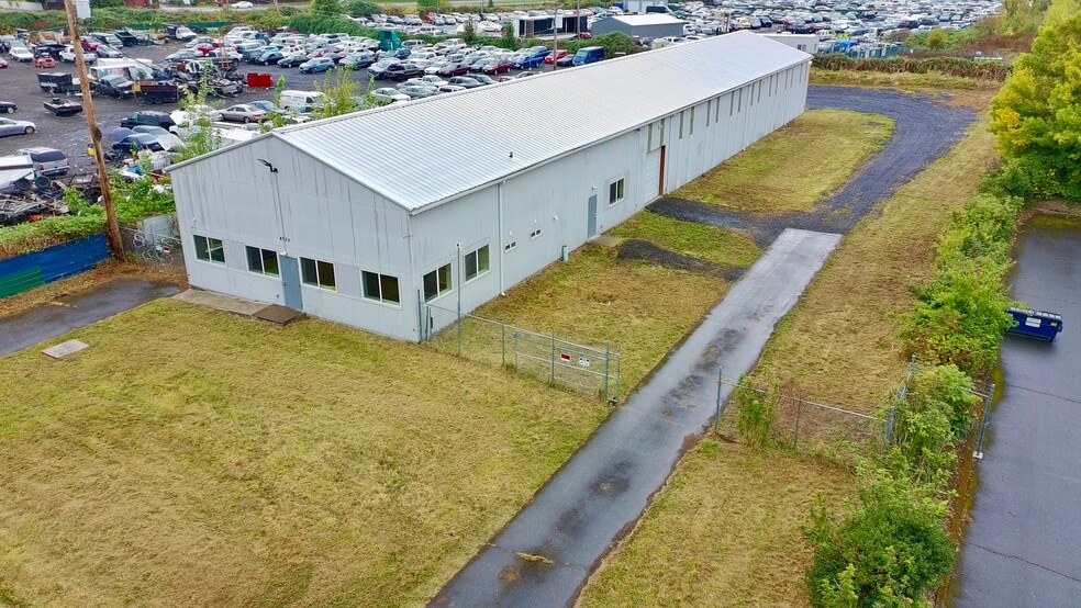 More Photos Of 4233 NE 147th Ave, Portland Warehouse For Lease