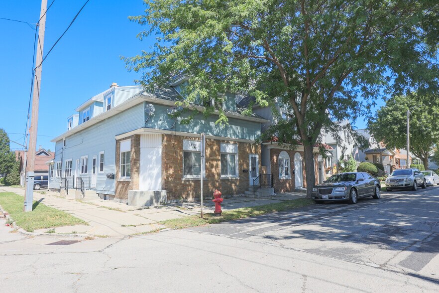 More Photos Of 3700 E Pulaski Ave, Cudahy General Retail For Sale