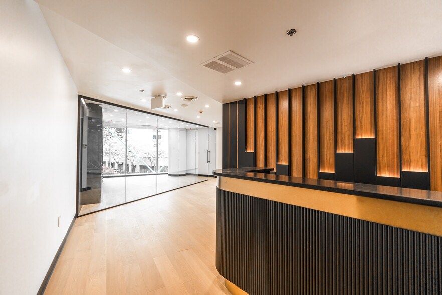 More Photos Of 1493 Foster St, White Rock Apartments For Sale