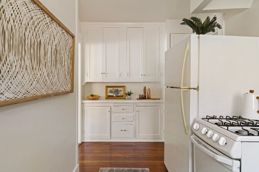 More Photos Of 1560 Morton Ave, Los Angeles Multifamily For Sale