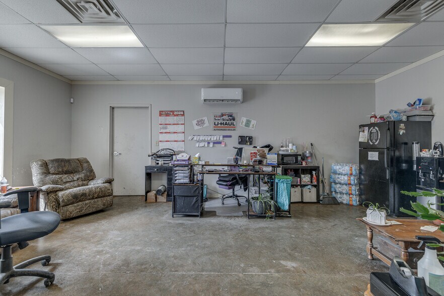 More Photos Of 161 Sterling Dr, West Monroe Warehouse For Sale