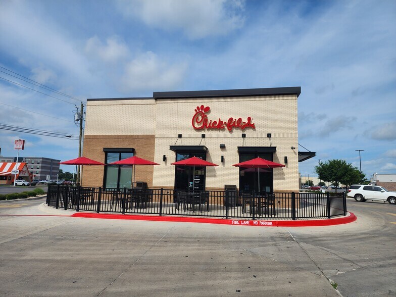 More Photos Of 500 E Commerce St, Brownwood Fast Food For Sale