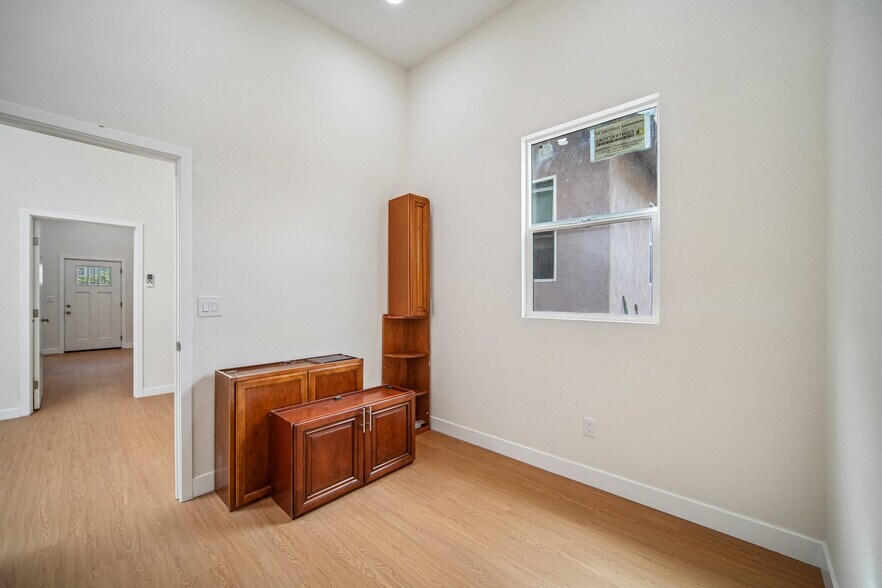 More Photos Of 1844-1848 Atlantic Ave, Long Beach Storefront Retail Residential For Sale