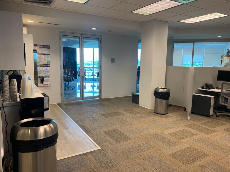 More Photos Of 2301 NW 87th Ave, Doral Office Residential For Lease