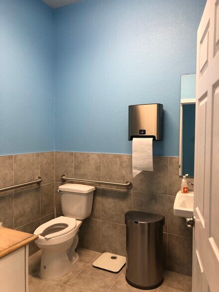 More Photos Of 660 S Bagdad Rd, Leander Loft Creative Space For Sale