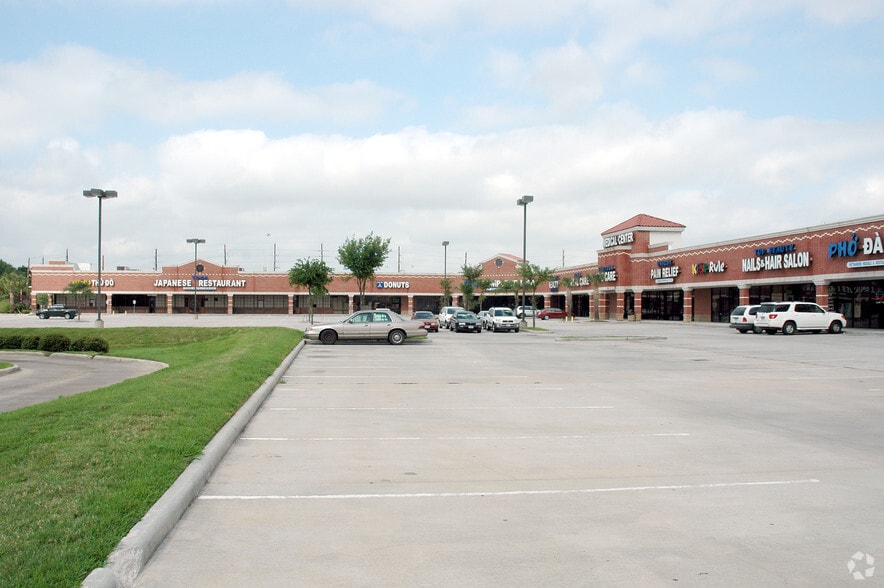 More Photos Of 7758 W Tidwell Rd, Houston Unknown For Lease