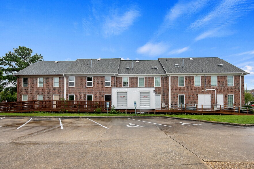 More Photos Of 581 Executive Pl, Fayetteville Office For Sale