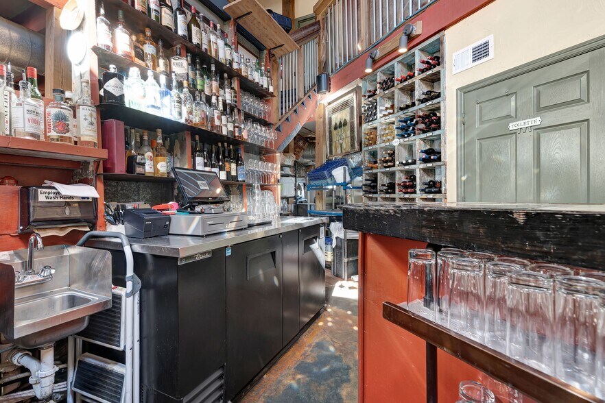 More Photos Of 1017 Woodland St, Nashville Freestanding For Sale
