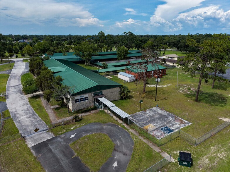More Photos Of 502 N Center St, Perry Schools For Sale