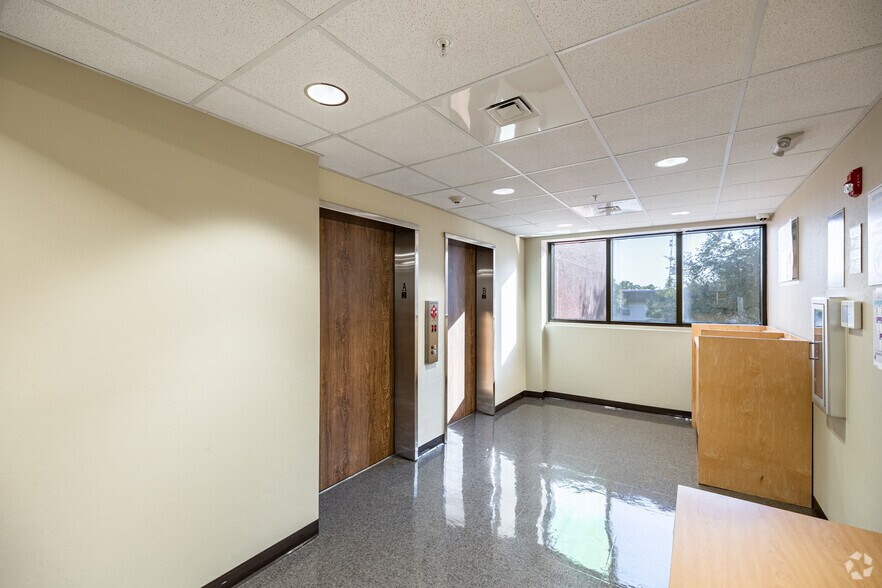 More Photos Of 3745 Broadway, Fort Myers Medical For Lease