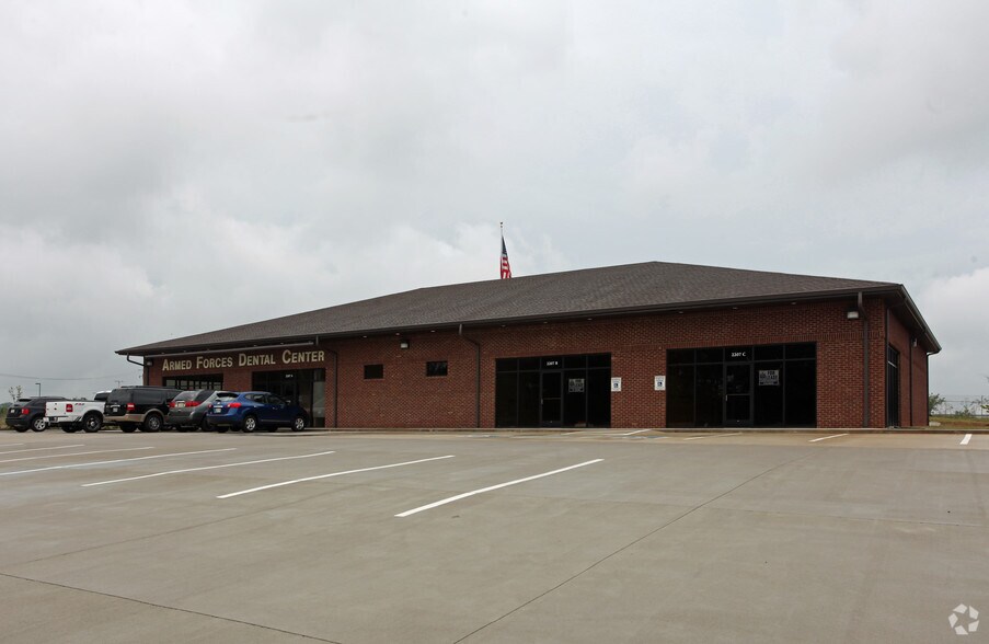 2207 Lowes Dr, Clarksville, TN 37040 Office For Sale