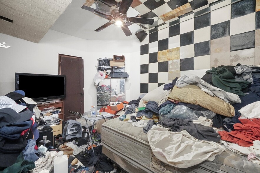 More Photos Of 4300-4310 W 16th St, Chicago Apartments For Sale