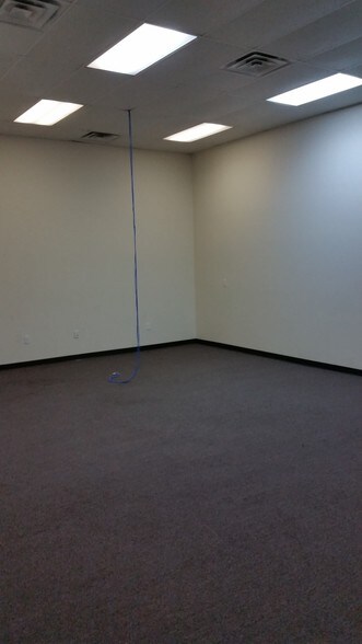 More Photos Of 5829 W Sam Houston Pky N, Houston Light Distribution For Lease