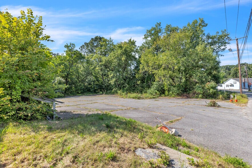 More Photos Of 297 Main St, Monson Storefront Retail Residential For Sale